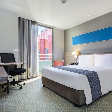 Holiday Inn Express Bangkok Sathorn By Ihg Екстериор снимка