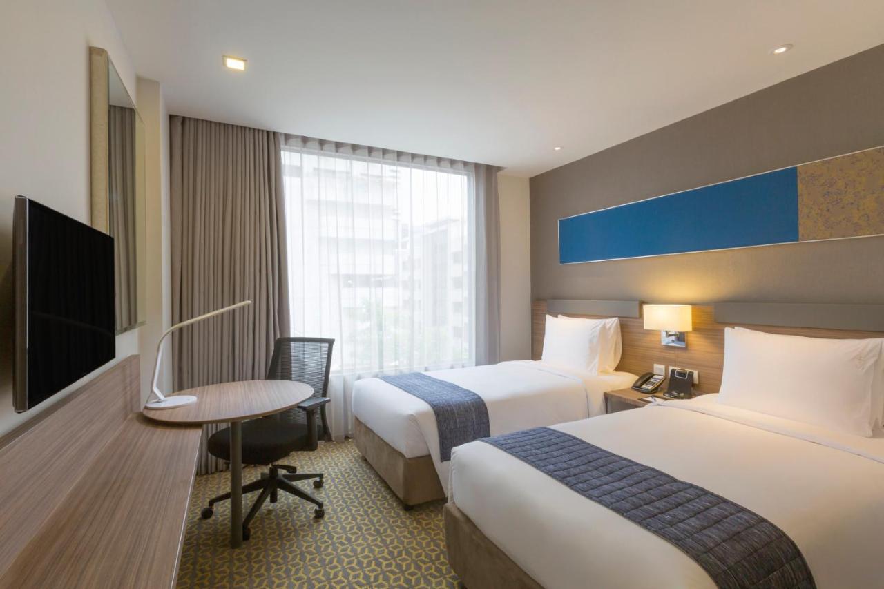 Holiday Inn Express Bangkok Sathorn By Ihg Екстериор снимка