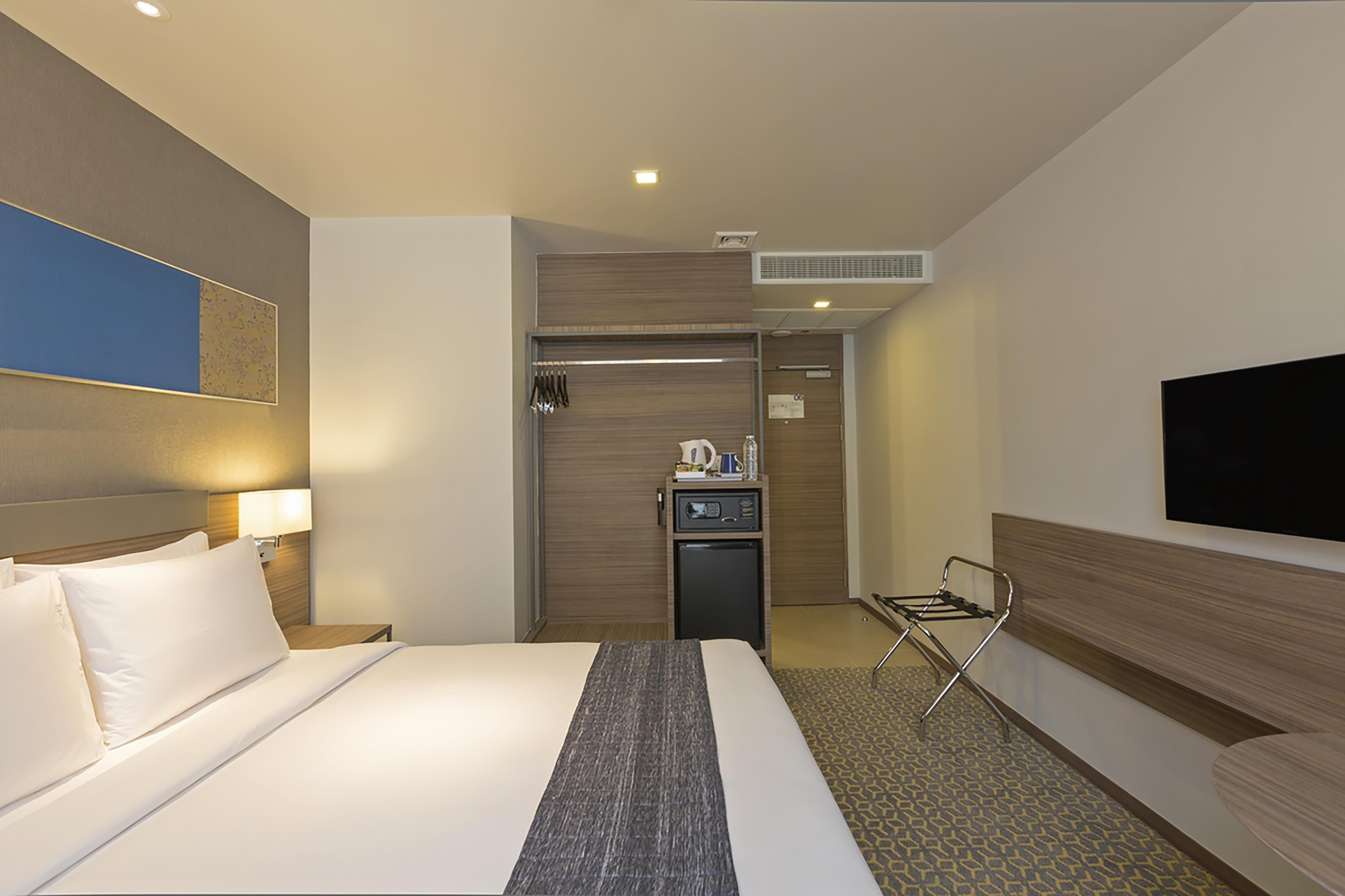Holiday Inn Express Bangkok Sathorn By Ihg Екстериор снимка