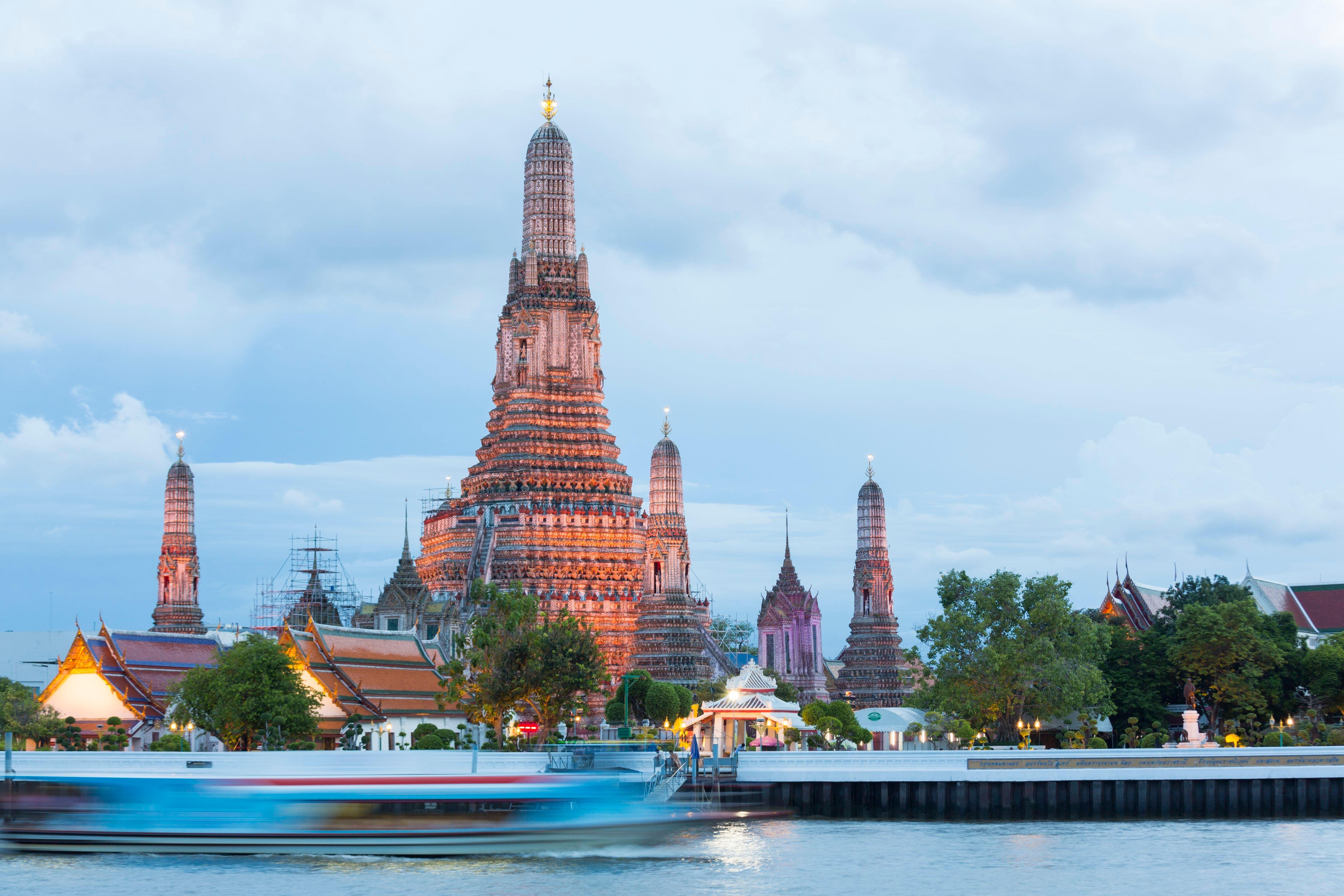 Holiday Inn Express Bangkok Sathorn By Ihg Екстериор снимка