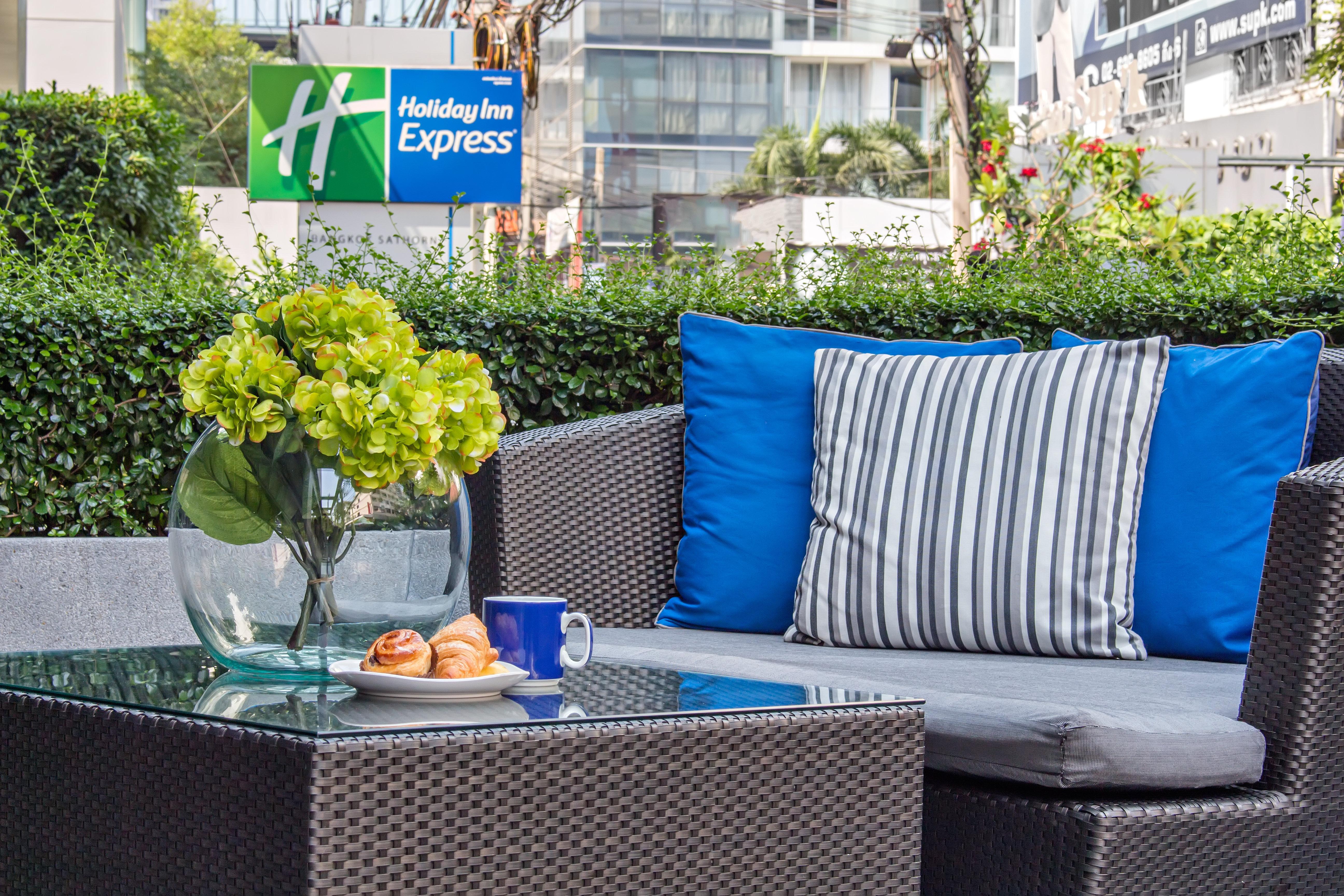 Holiday Inn Express Bangkok Sathorn By Ihg Екстериор снимка