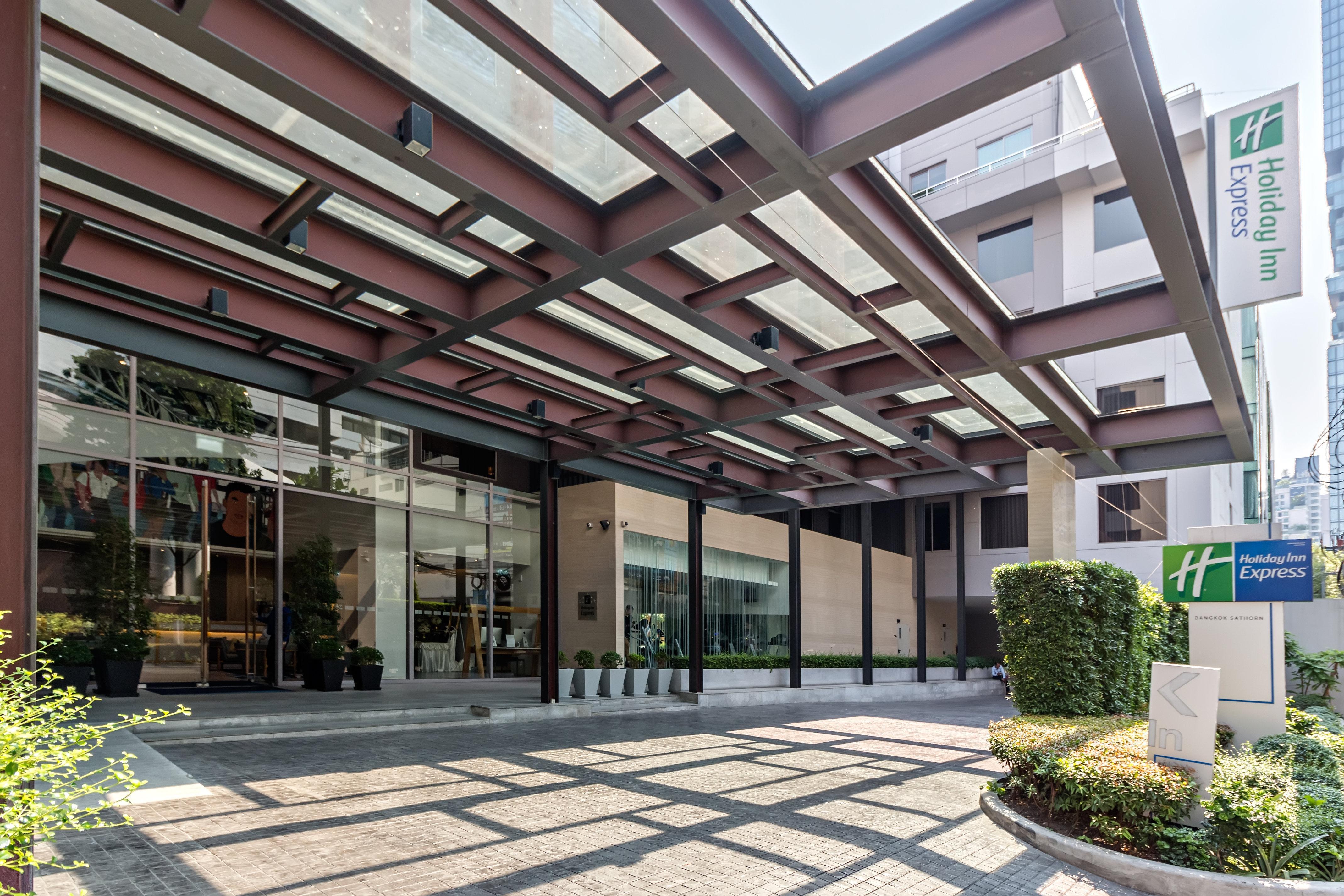 Holiday Inn Express Bangkok Sathorn By Ihg Екстериор снимка