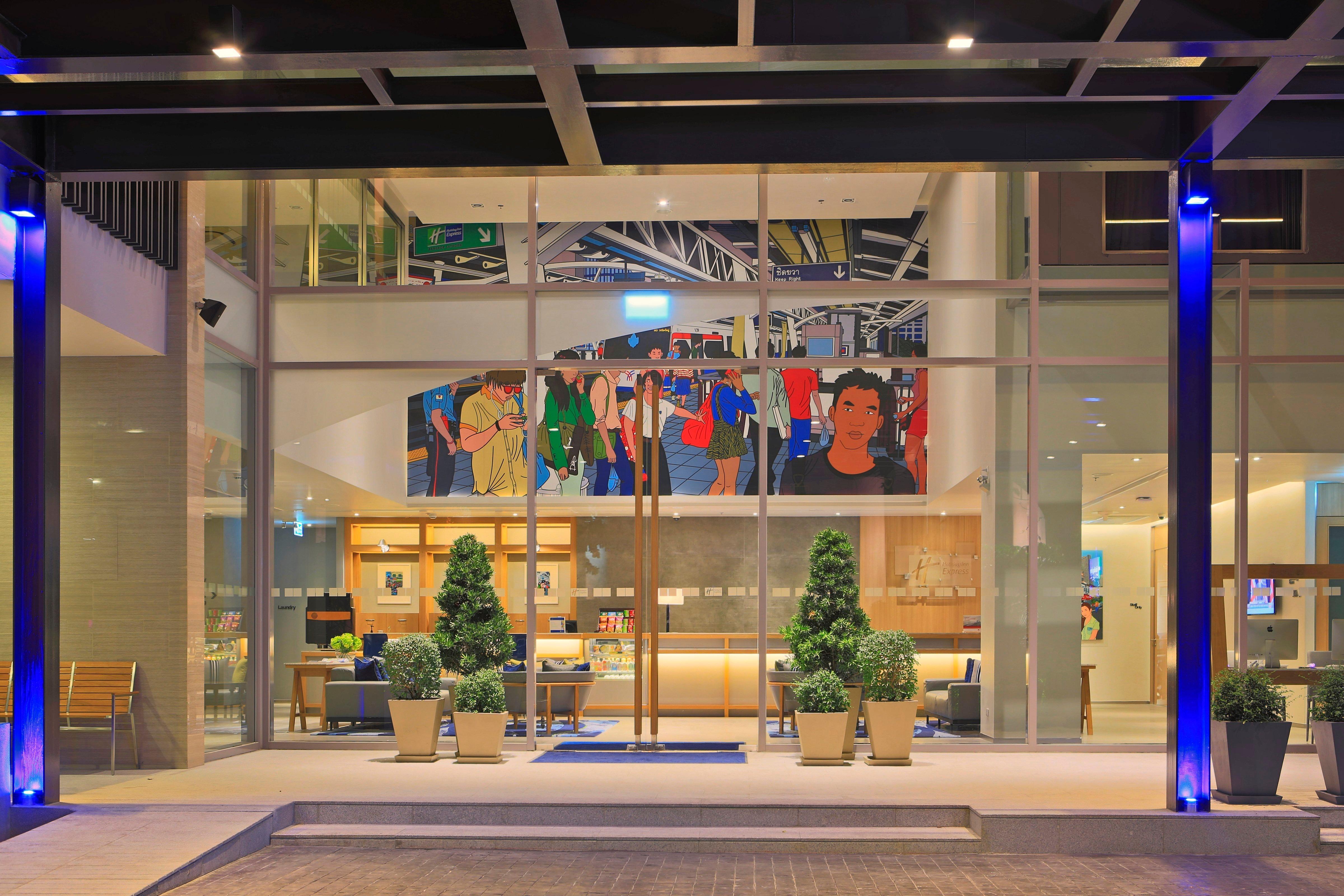 Holiday Inn Express Bangkok Sathorn By Ihg Екстериор снимка